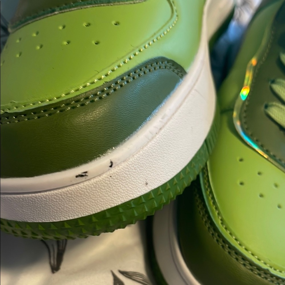Green woman’s Shoes - Picture 4 of 10
